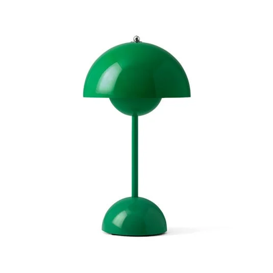 Lámpara de mesa Flowerpot VP3, verde señal, 50 cm - &TRADITION