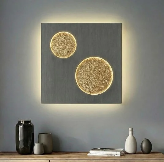 Aplique de pared LED Lucande Delin, gris/dorado, 55 x 55 cm, atenuable