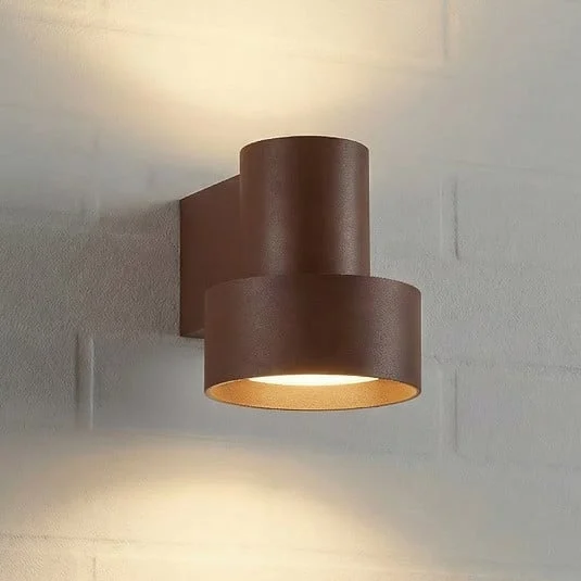 Aplique LED para exterior Lucande Elune, marrón, IP44, luz hacia arriba/hacia