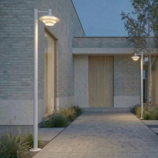 Lámpara exterior LED Lucande Montaro, blanca, 220 cm, IP54