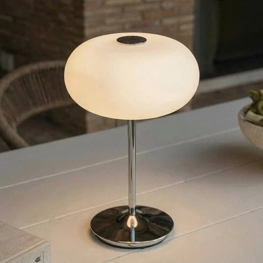 Lámpara de mesa LED recargable Lucande Anoria, cromada/blanca, cristal, IP44,