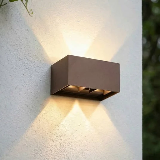Aplique LED para exterior Lindby Nivar, angular, color óxido, 20 cm, IP54