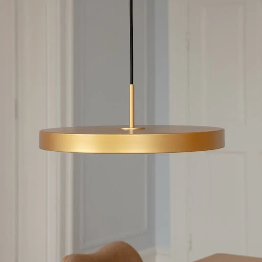 Lámpara colgante LED UMAGE Asteria Medium, color latón, Ø 43 cm
