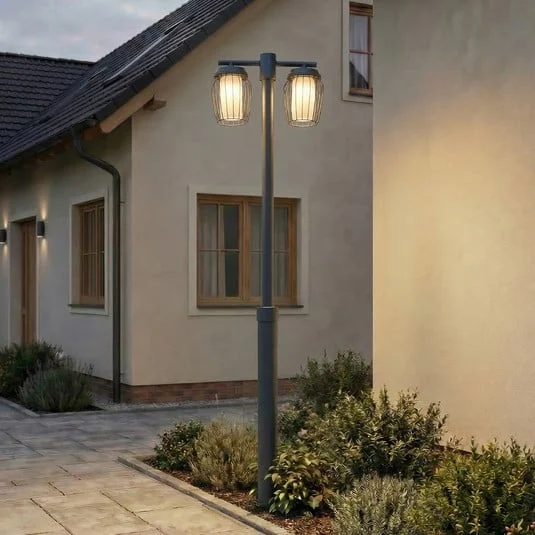 Lámpara de exterior Lucande Chandan, altura 215 cm, color antracita, 2 luces.
