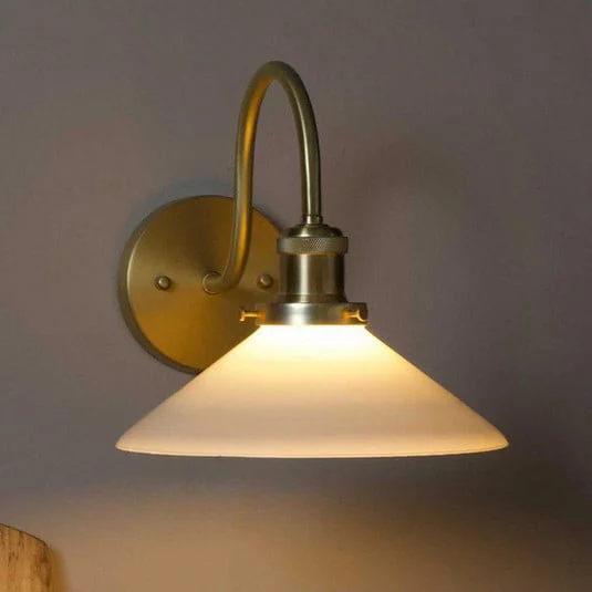Aplique de pared PR Home August, color dorado/ópalo, altura 25 cm, E27