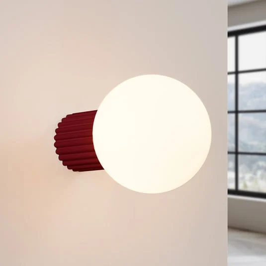 Aplique de pared ORBI, rojo oscuro, vidrio/metal, Ø 12 cm, IP44, G9