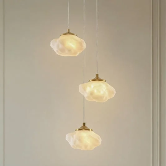 Lámpara colgante Lindby Piatra, Ø 25 cm, 3 luces, ópalo/latón, cristal