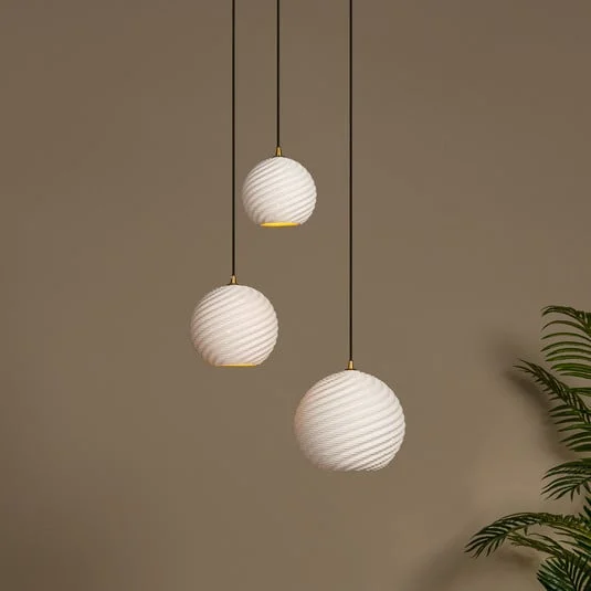 Lámpara colgante Bina, longitud 45 cm, blanco/negro, porcelana, 3 luces.