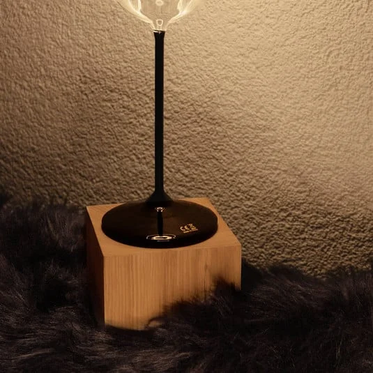Lámpara de mesa SEGULA Cozy, roble aceitado, forma cúbica, E27