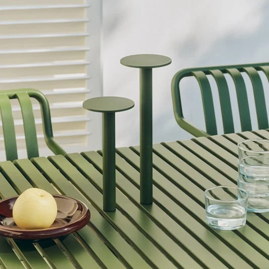 Lámpara de mesa recargable LED HAY HOST PORTABLE, verde oliva, 30 cm, IP44
