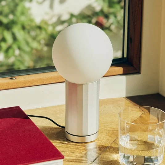 Lámpara de mesa LED TURN ON de HAY, aluminio, altura 20 cm, atenuable