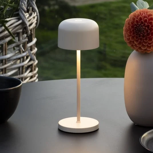 Lámpara de mesa LED recargable Lille, altura 20 cm, color arena, IP54, USB