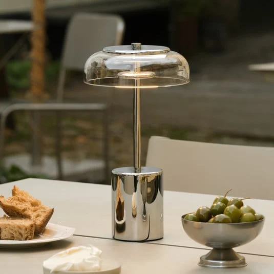 Lámpara de mesa recargable LED Nuura Blossi, altura 26 cm, cromado/transparente