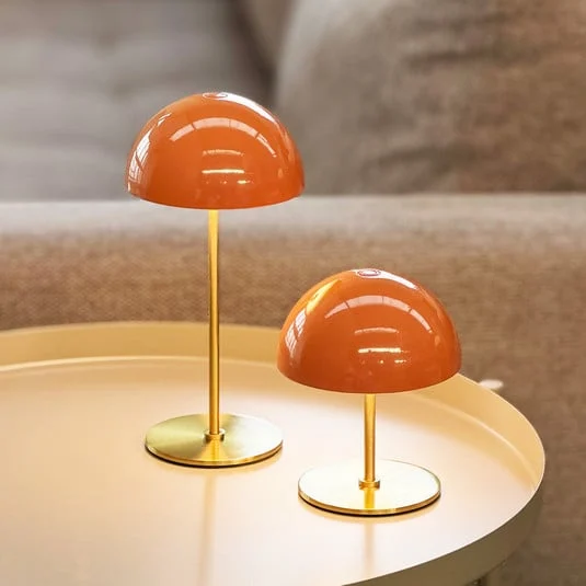 Lámpara de mesa recargable LED Along de Dyberg Larsen, naranja, juego de 2