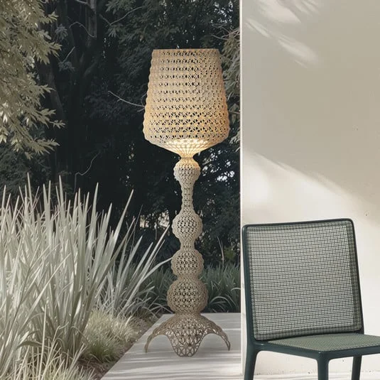 Lámpara de pie LED exterior Kartell Kabuki, gris paloma, IP44, atenuable