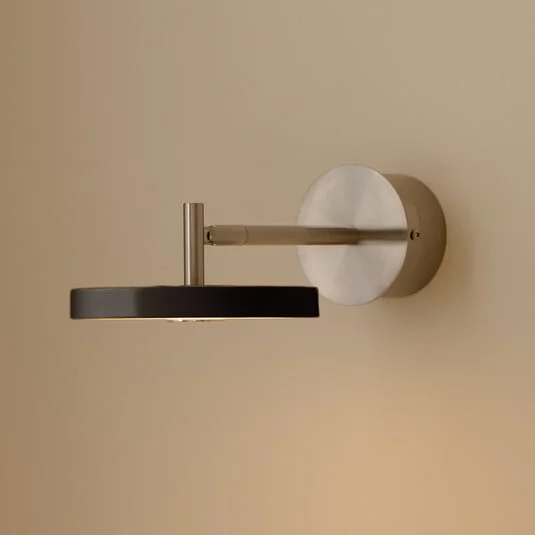 Aplique de pared LED UMAGE Asteria Short, negro, acero, conexión directa