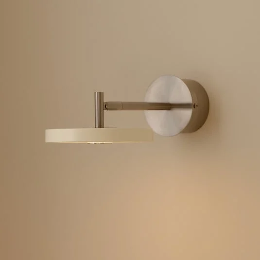 Aplique de pared LED UMAGE Asteria Short, blanco, acero, conexión directa