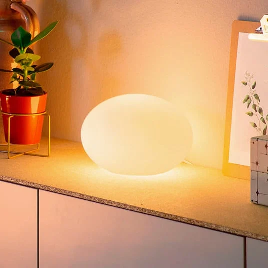Lámpara de mesa LED inteligente Philips Hue Flourish, blanca, RGBW, CCT
