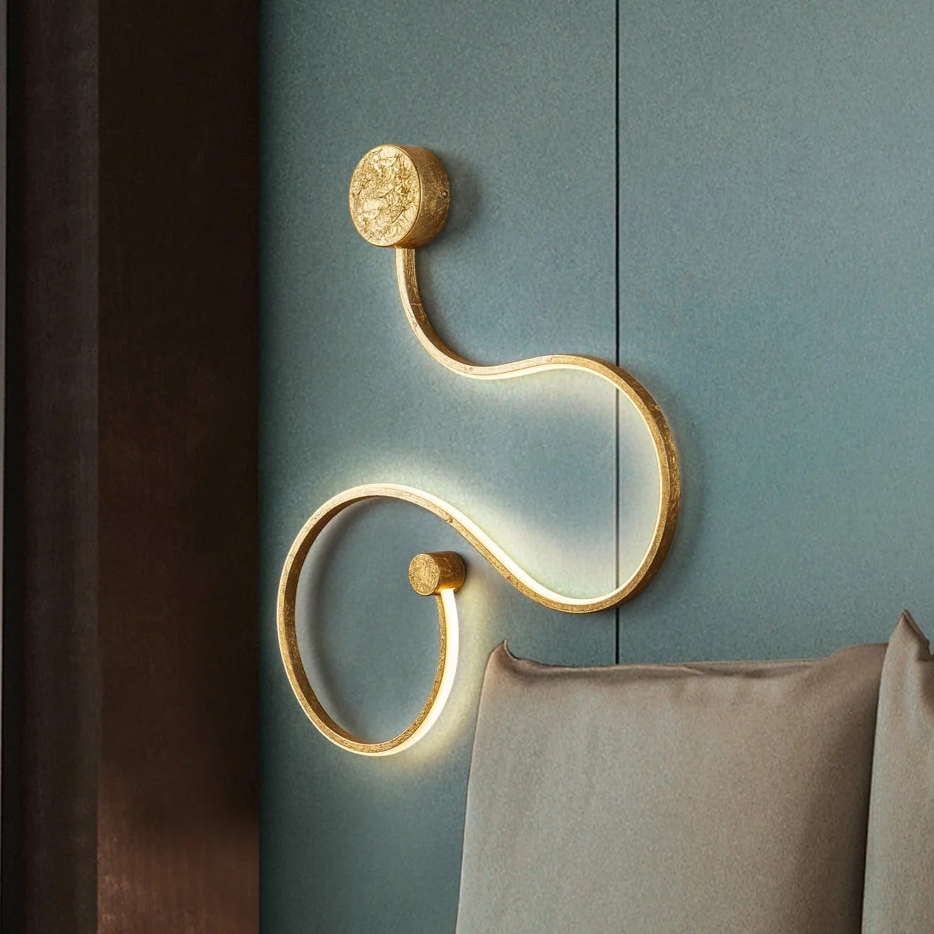 Lámpara aplique de pared Schuller Grafos LED pan de oro acero 3000K