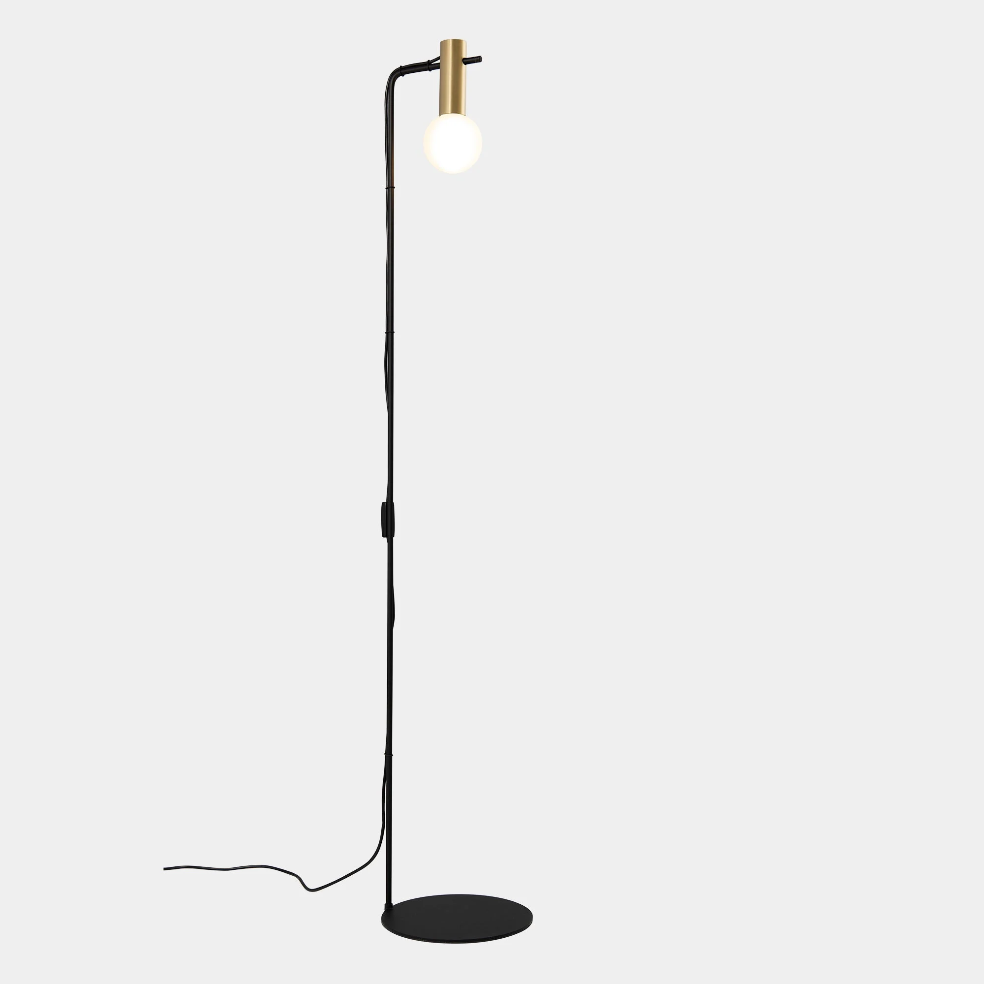 Lámpara de pie bola LedsC4 Nude Single Curved E27 oro mate 25-8522-05-DN