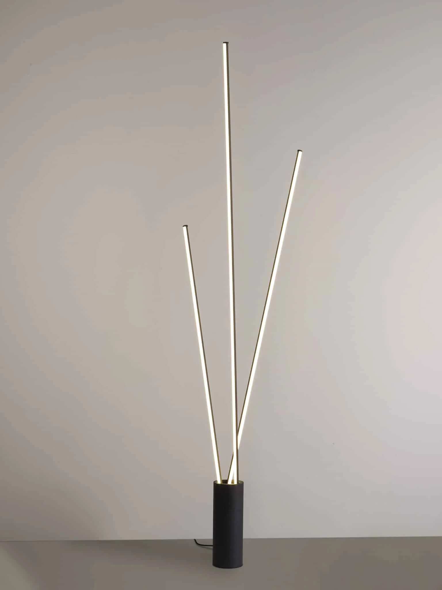 Mantra Vertical Lámpara pie de salón LED 3000K regulable negro 7348