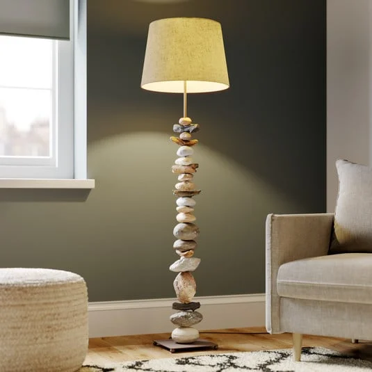 Lámpara de pie Vera con pantalla de tela y decoración de piedra