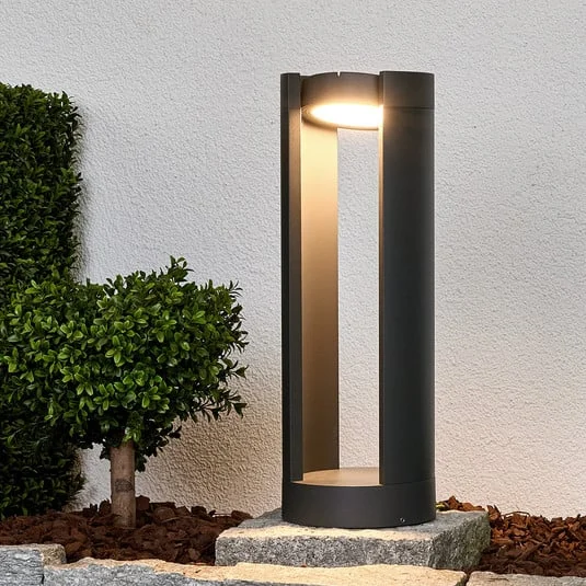 Lucande Baliza LED Dylen, gris, metal, 50 cm, IP65