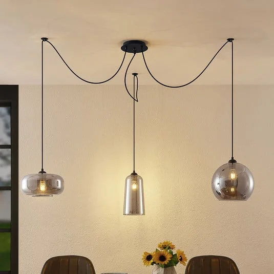 Lucande lámpara colgante Zyli, 3 luces, gris humo, cristal