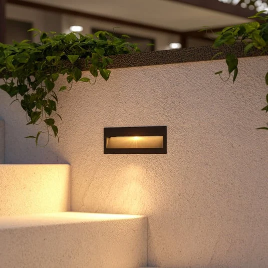 Lámpara de pared LED empotrable Lucande Loya, 23 x 8 cm, gris, IP54
