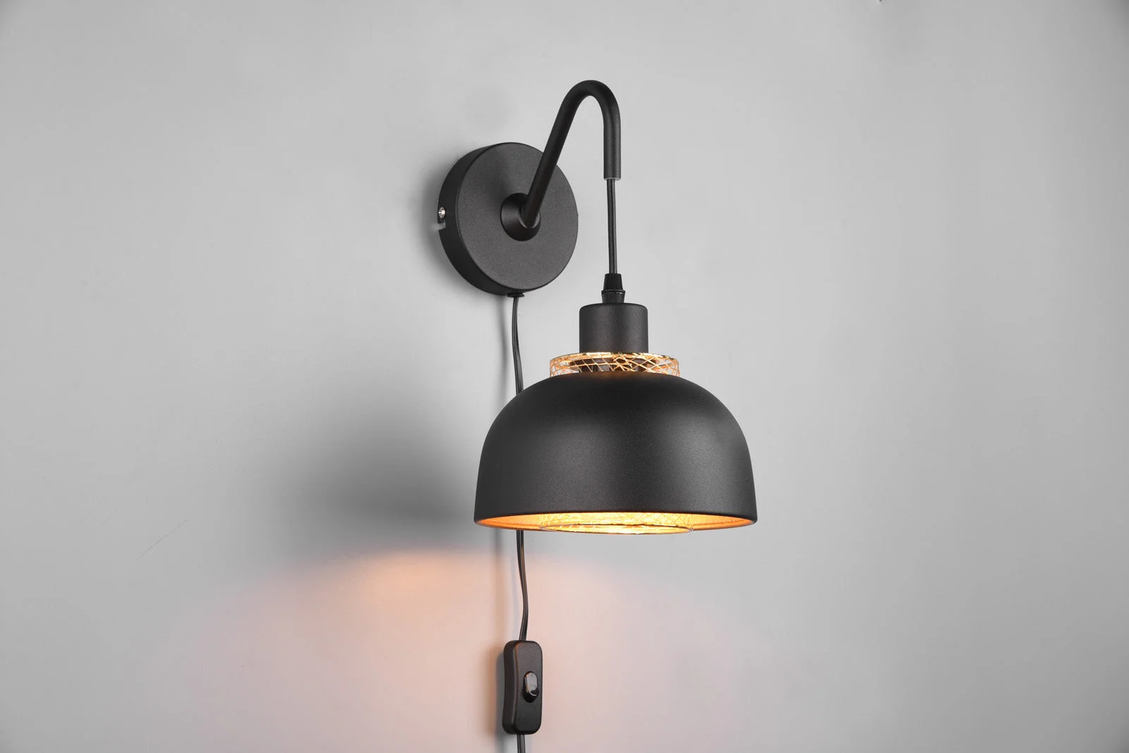 Aplique de pared Trio Punch negro mate R20811732