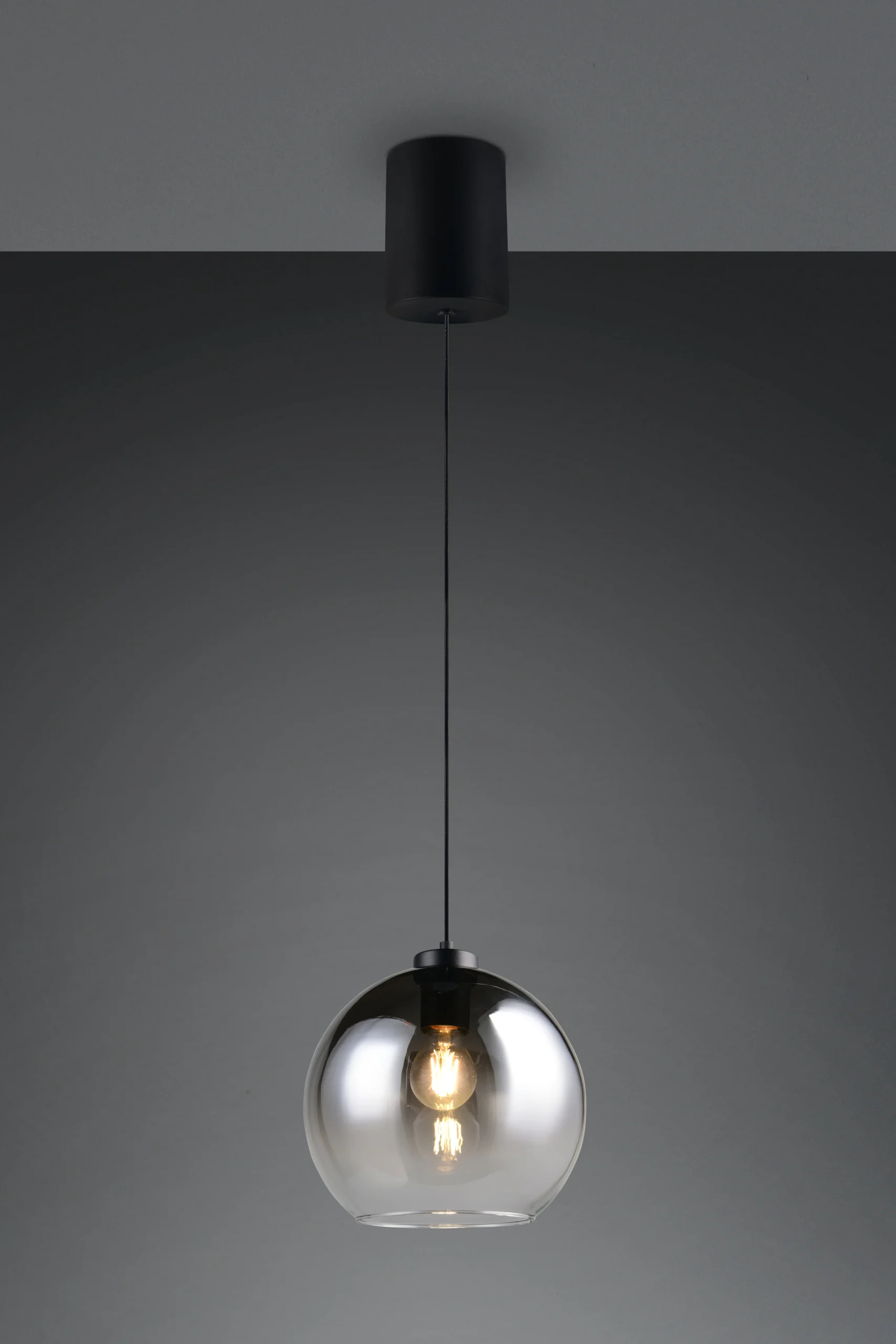 Lámpara de techo colgante Trio Liora LED smoke 2700K 150cm R36601054