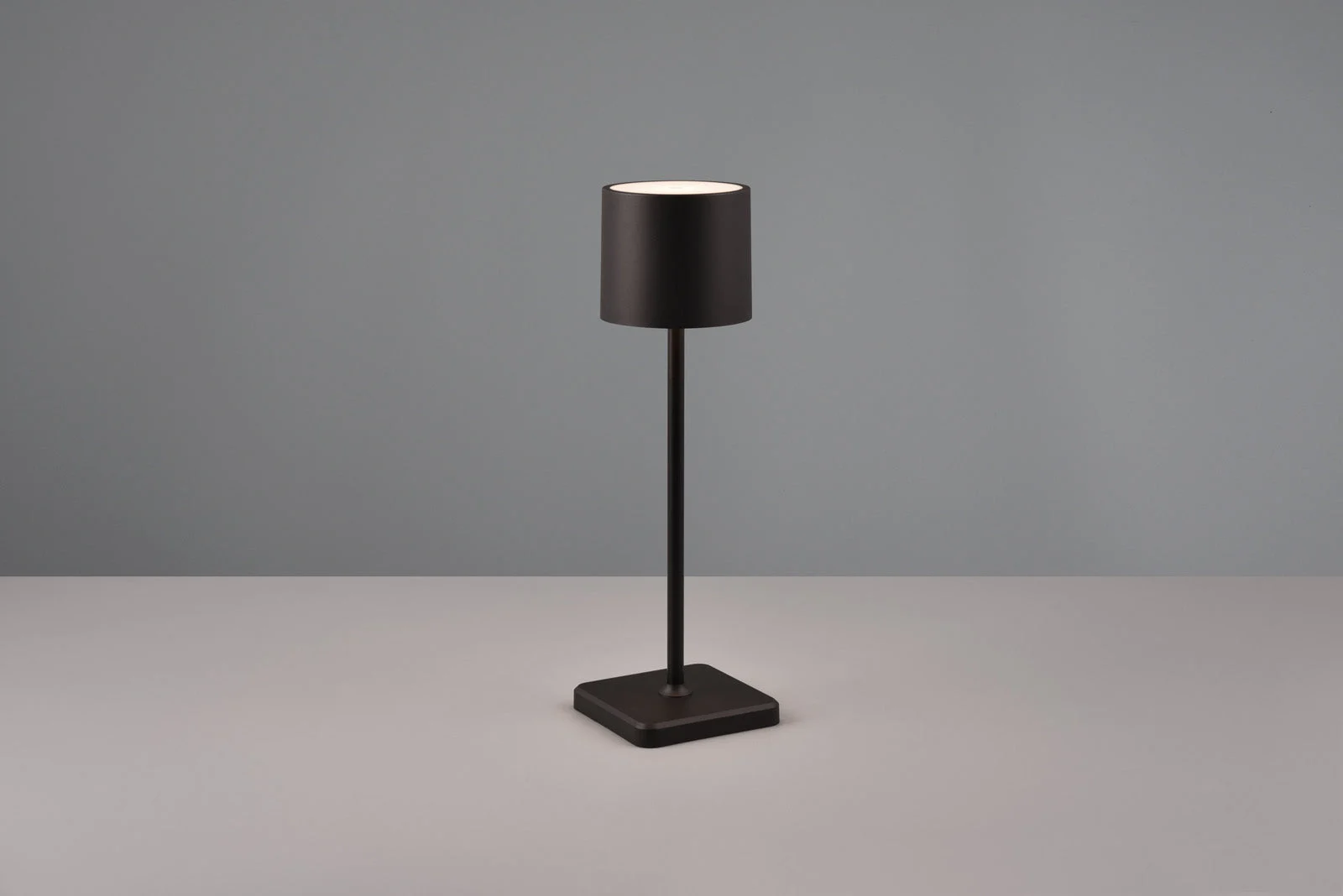 Lámpara de sobremesa de exterior Trio Fernandez LED portátil negro mate USB IP54 38cm R54096132