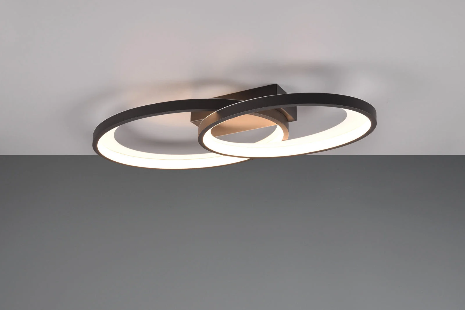 Plafón de techo Trio Malaga LED negro y blanco 3000K 57,5cm R64482134