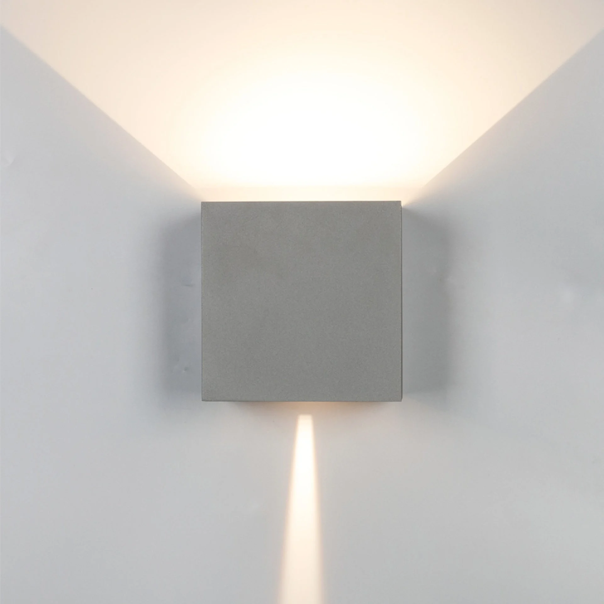 Aplique de exterior Mantra Davos LED aluminio gris oscuro 2700 regulable IP65 15cm 8609